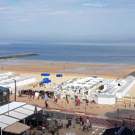 Appartement Met Zeezicht Op Het Van Bunnenplein Knokke-Heist Exterior foto