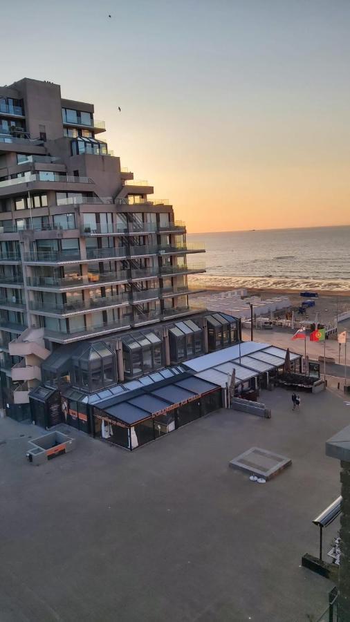 Appartement Met Zeezicht Op Het Van Bunnenplein Knokke-Heist Exterior foto